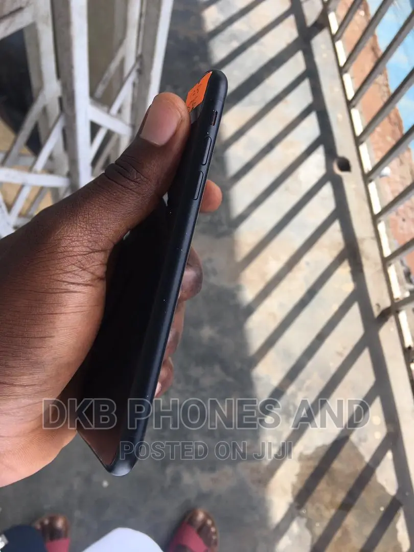 Apple iPhone XR 128 GB Black