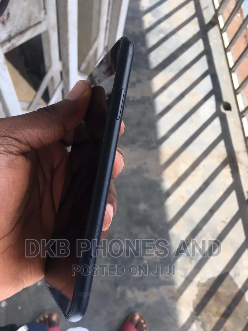Apple iPhone XR 128 GB Black