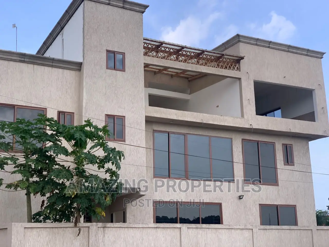 10bdrm Apartment in East Legon for sale