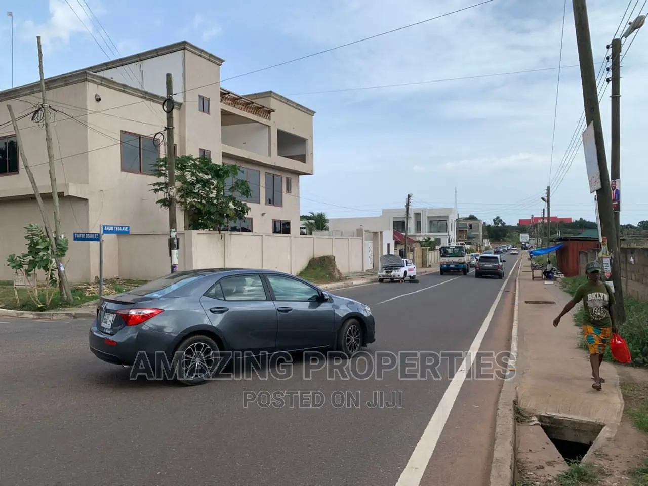 10bdrm Apartment in East Legon for sale