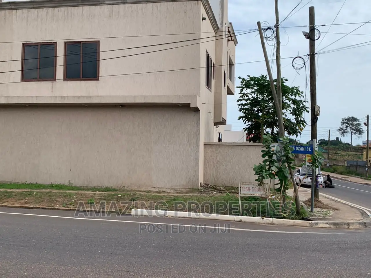 10bdrm Apartment in East Legon for sale