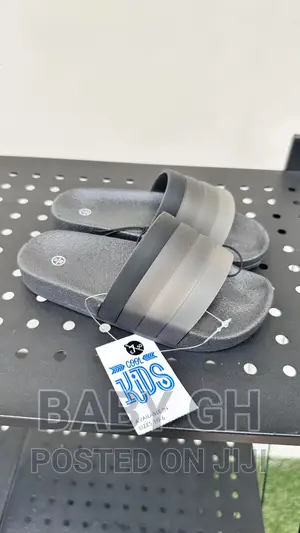 Boys Black Sliders