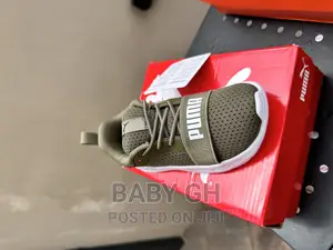 Puma Sneakers