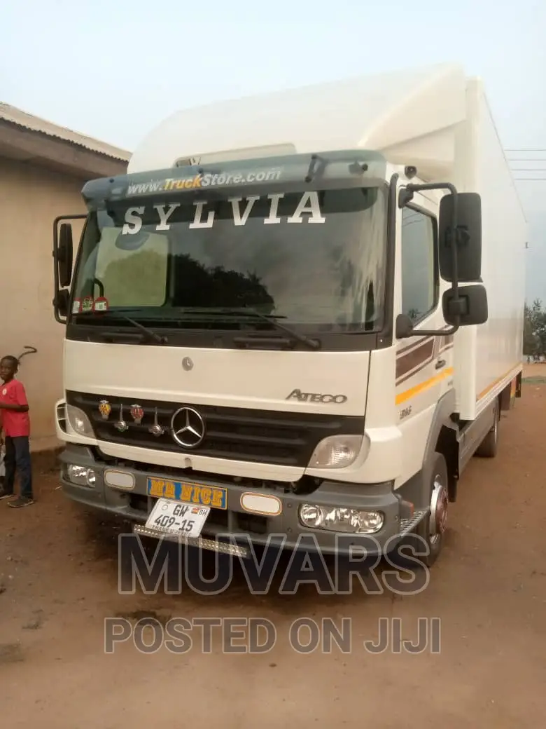 Benz Box Cargo Truck for Rent in Accra