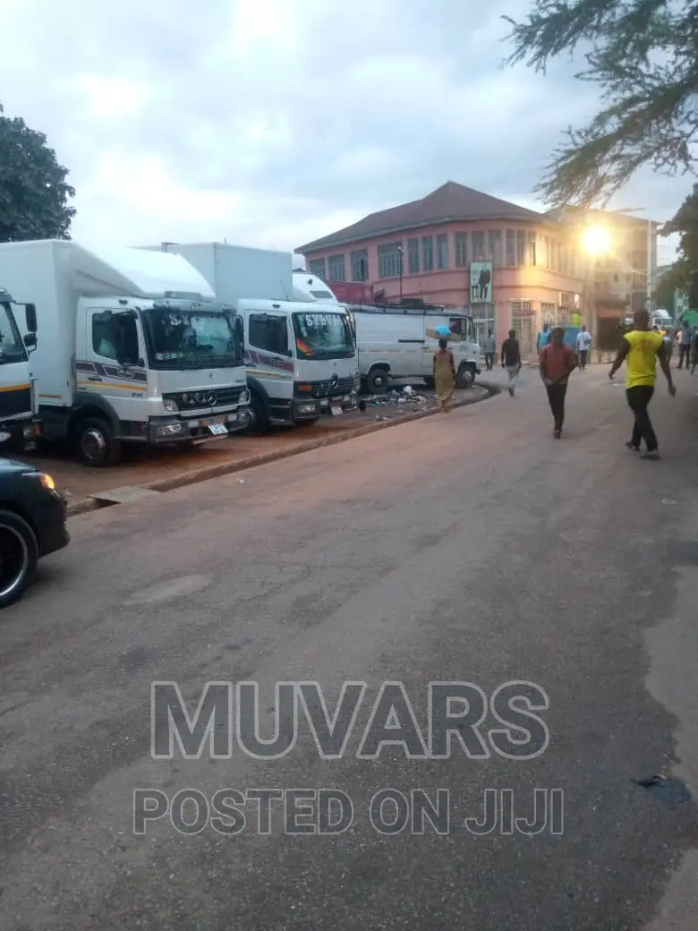 Benz Box Cargo Truck for Rent in Accra