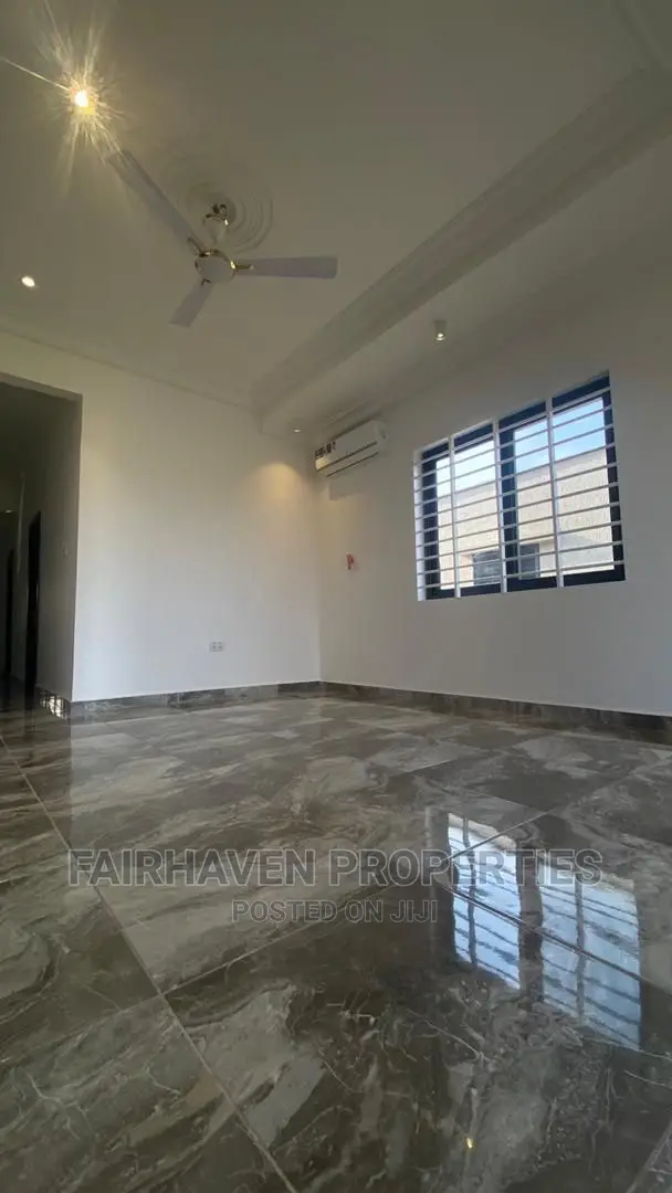 2bdrm Apartment in Atomic, Madina for rent