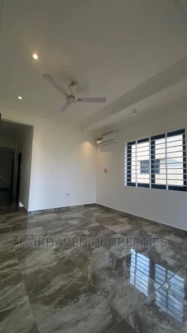 2bdrm Apartment in Atomic, Madina for rent