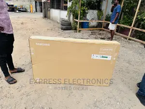 Crystal Processor Slim Samsung UHD 55”Bu8000 Tv 