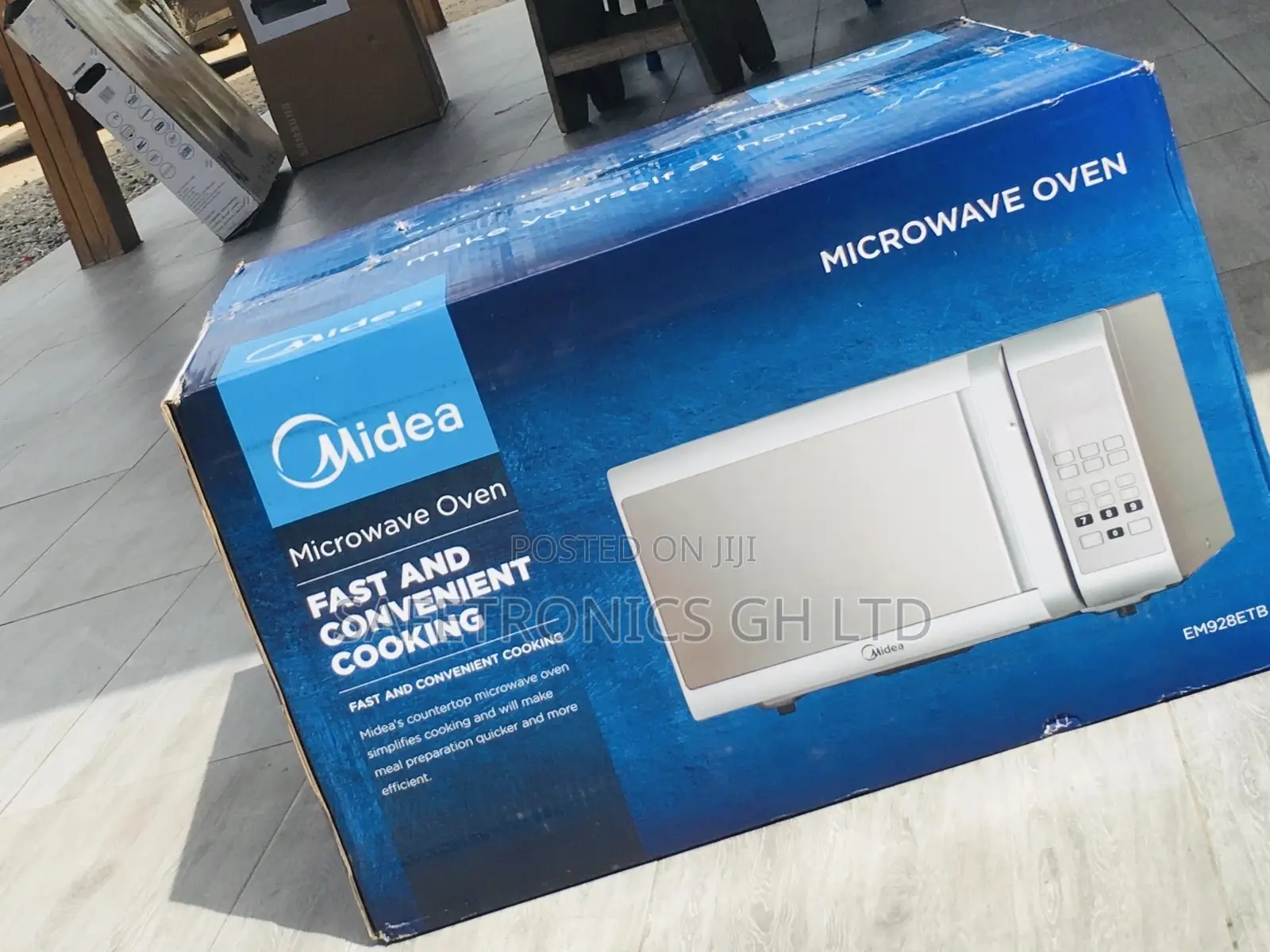 Elegant Microwave 28 Liters Countertop Midea EM928ETB