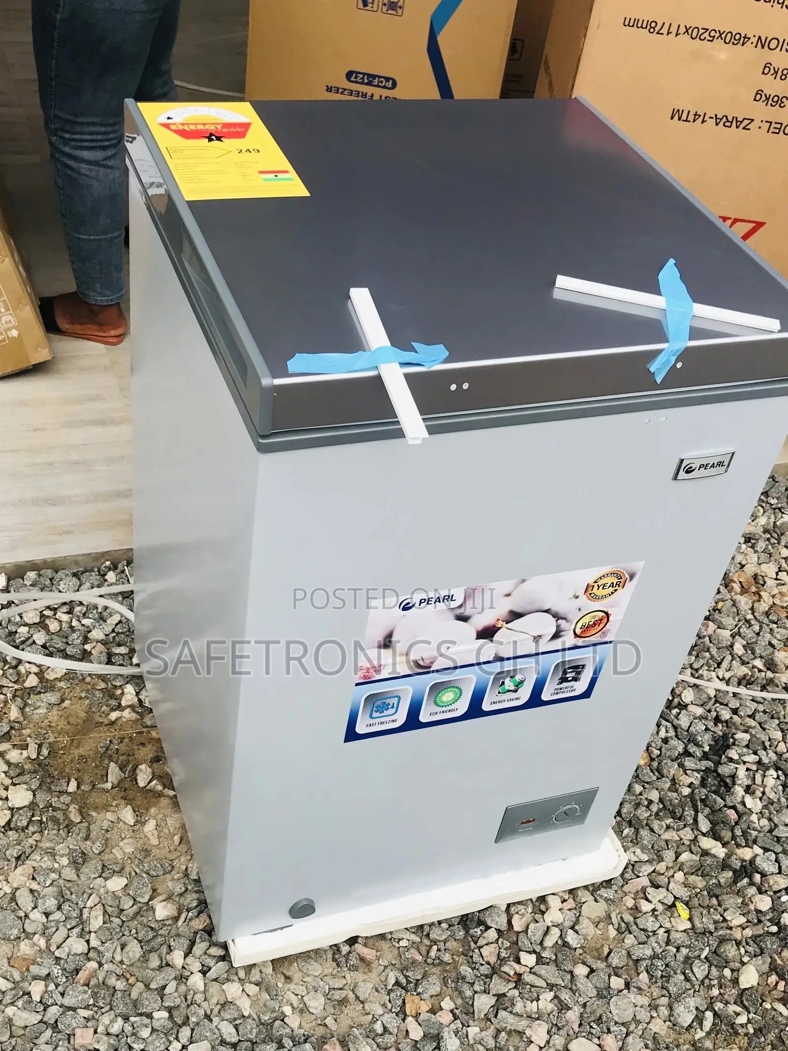 100 Liters Singledoor Chestfreezer Glass Lid PCF-127 Pearl