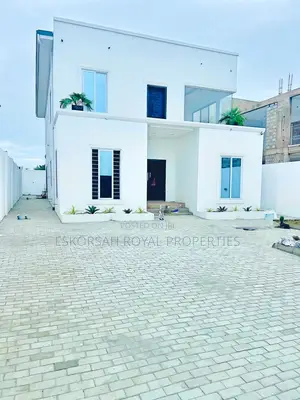 5bdrm House in East Legon Hills, School Junction for sale