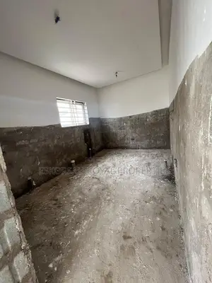 5bdrm House in East Legon Hills, School Junction for sale