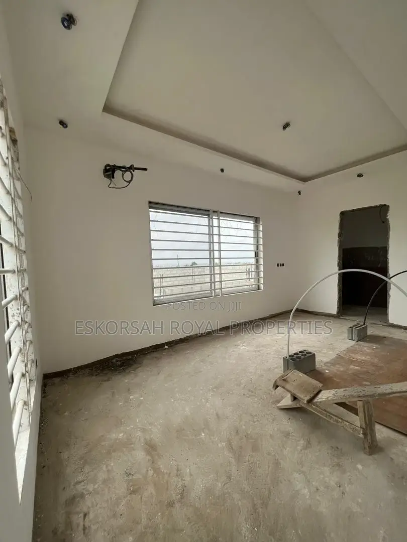 5bdrm House in East Legon Hills, School Junction for sale