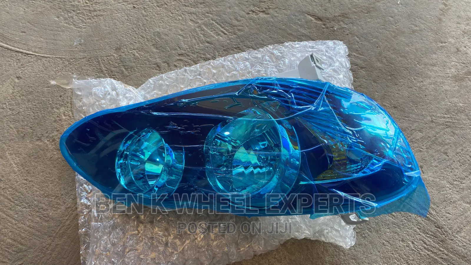 Toyota Corolla 2003-2007 Black Headlights