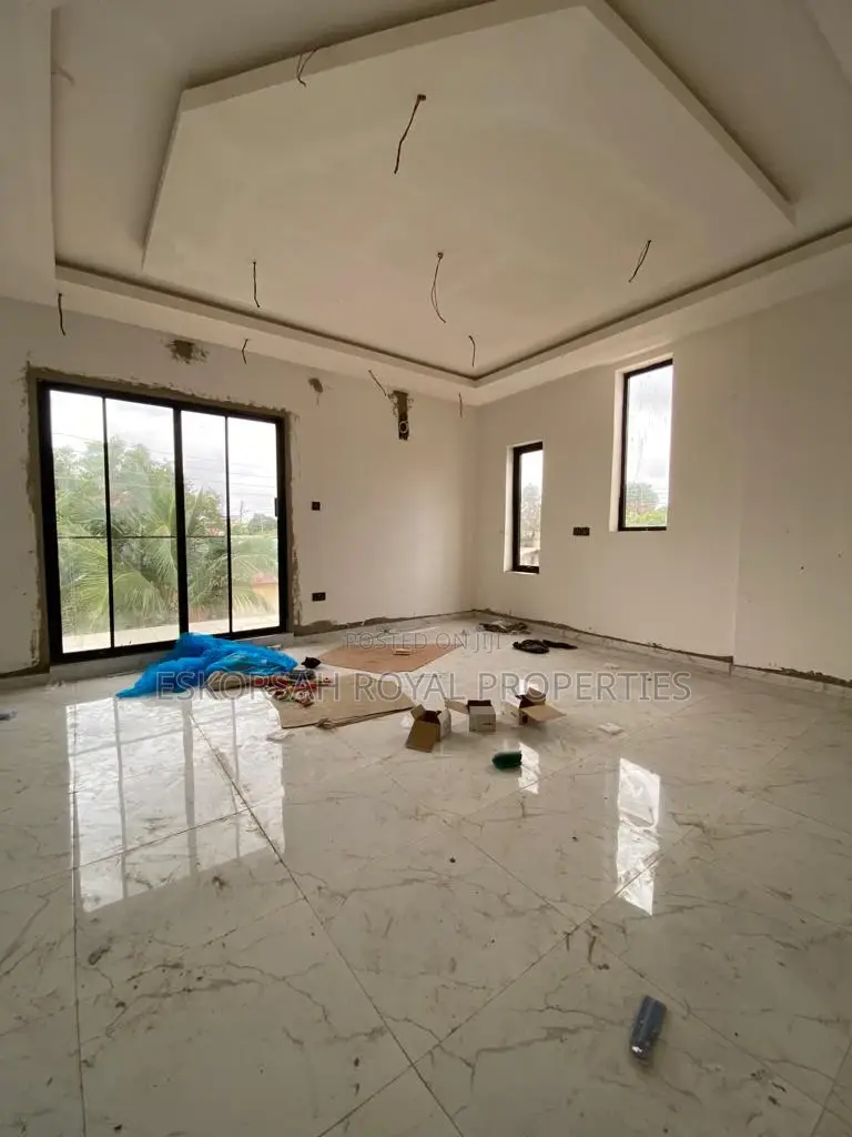 4bdrm House in School Junction for sale