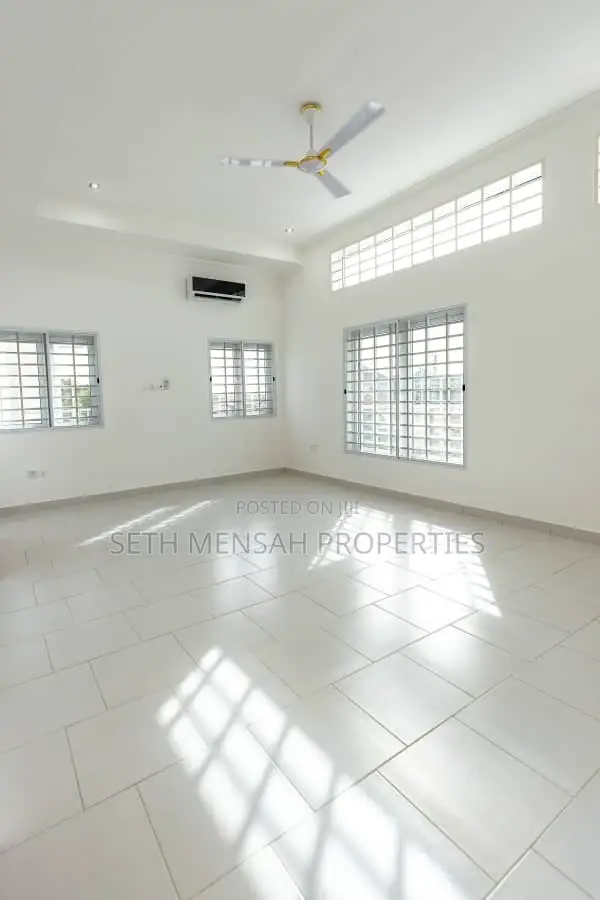 3bdrm House in Skm, Adjiriganor for sale