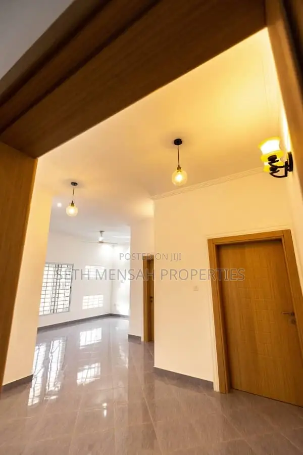 3bdrm House in Skm, Adjiriganor for sale
