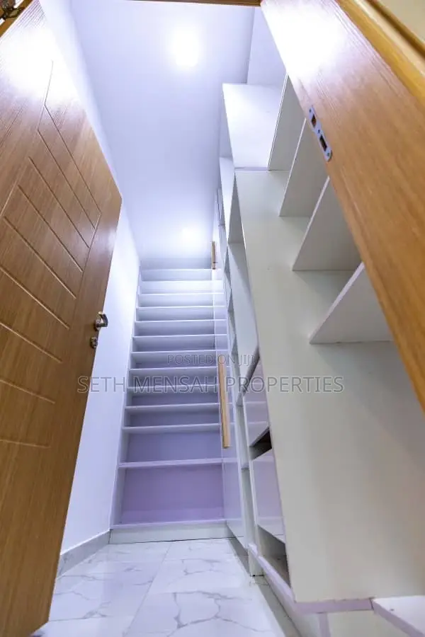 3bdrm House in Skm, Adjiriganor for sale