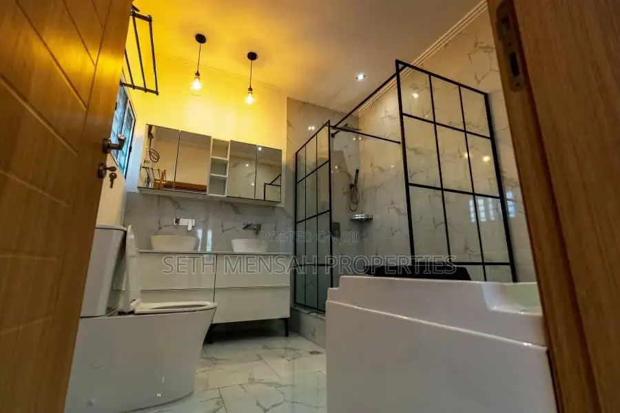 3bdrm House in Skm, Adjiriganor for sale
