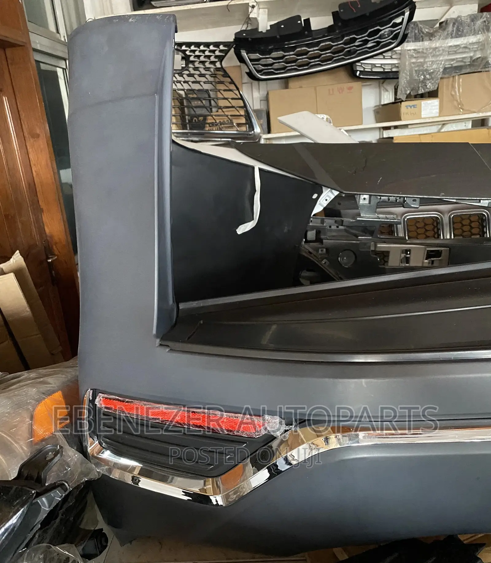 Land Cruiser 300 (2023) Back Bumper