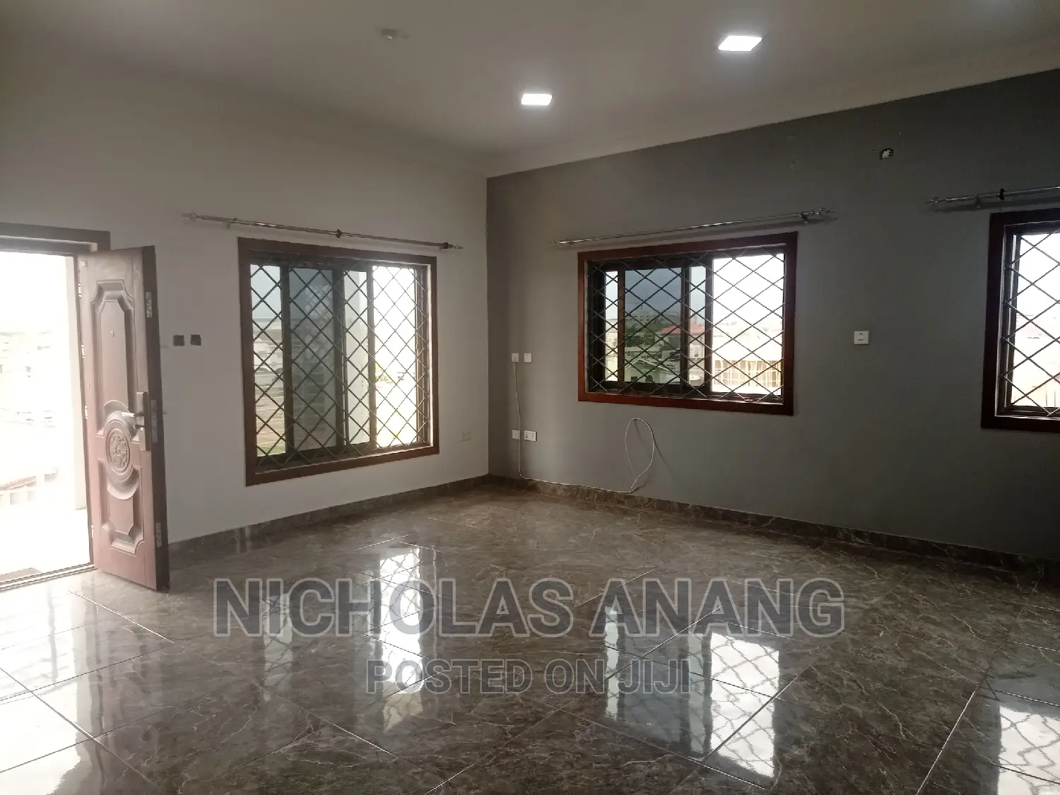 2bdrm Apartment in Dorn Nicky, New Town for rent