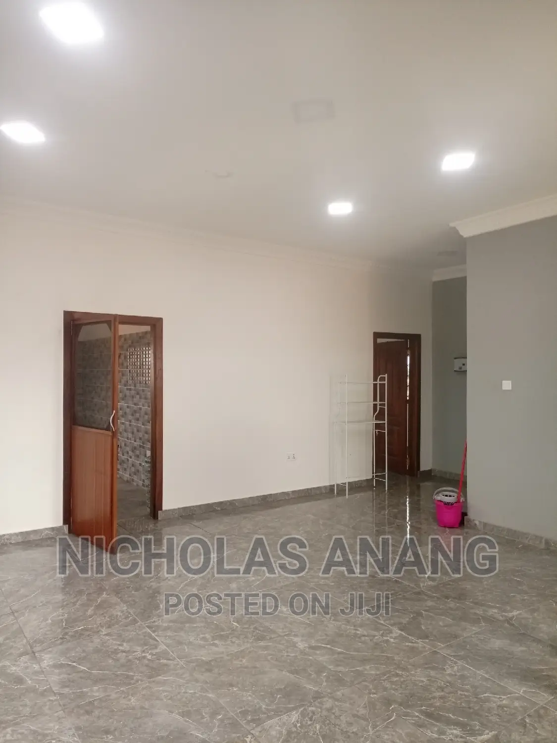 2bdrm Apartment in Dorn Nicky, New Town for rent