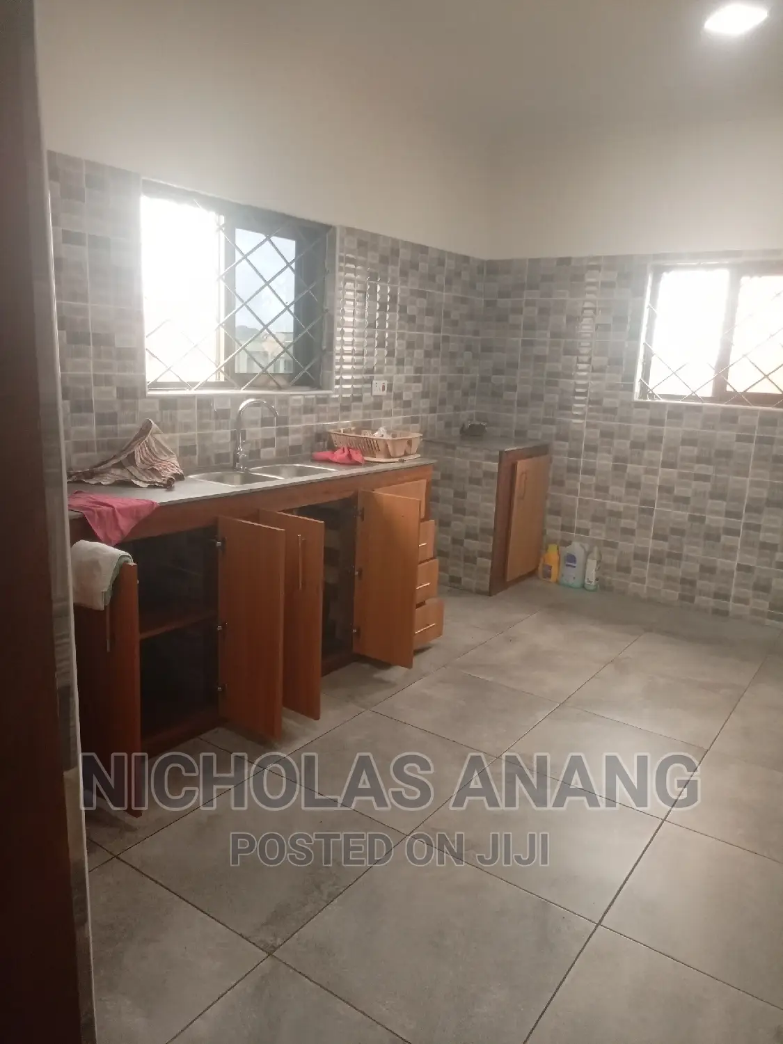 2bdrm Apartment in Dorn Nicky, New Town for rent