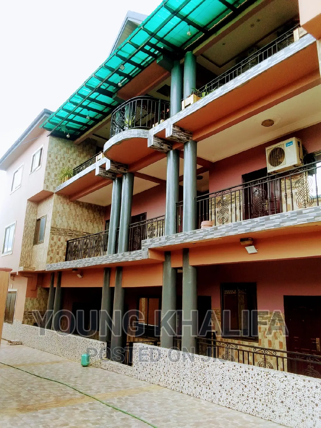 One Bedroom Apartments Available West Hills Mall