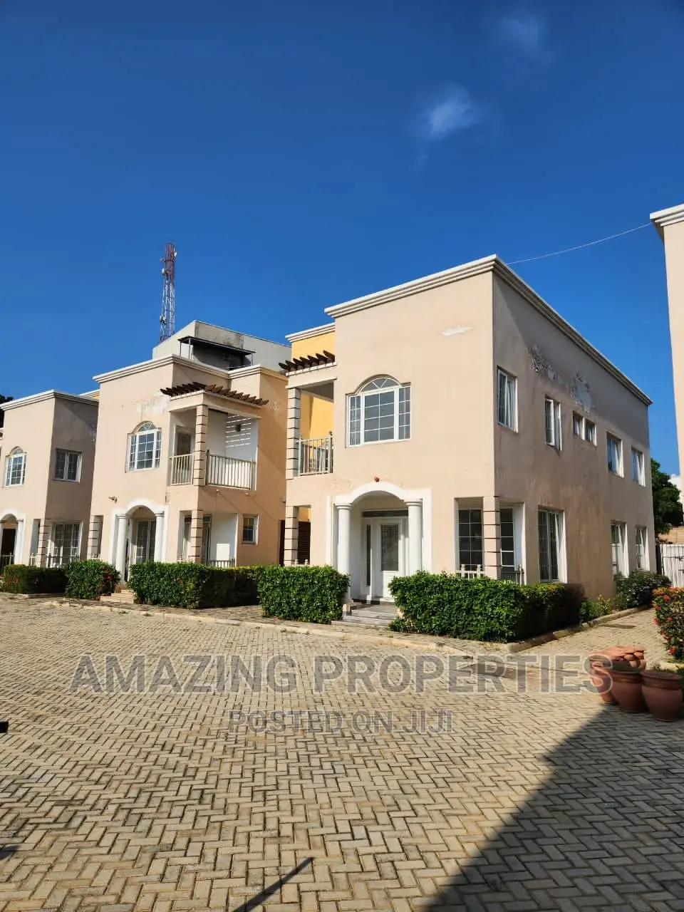4bdrm House in North Ridge for sale