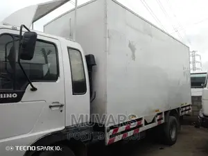 Cargo Truck for Rental 20-Footer Box Cargo Truck