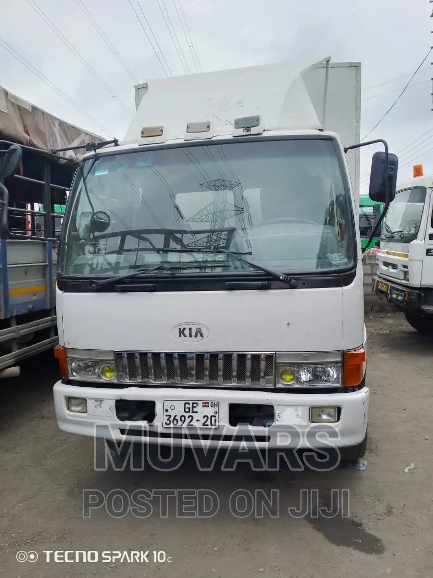 Cargo Truck for Rental 20-Footer Box Cargo Truck