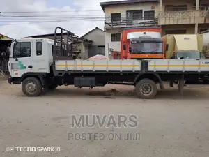 Hyundai Gold Cargo Truck 15-Footer Open Bucket