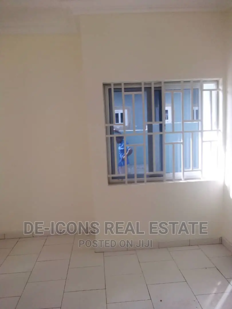 3bdrm House in De-Icons Real Estate, Awutu Senya East Municipal
