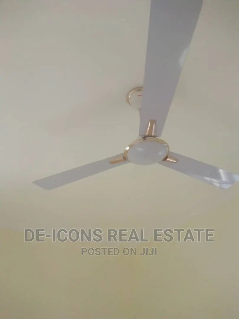 3bdrm House in De-Icons Real Estate, Awutu Senya East Municipal