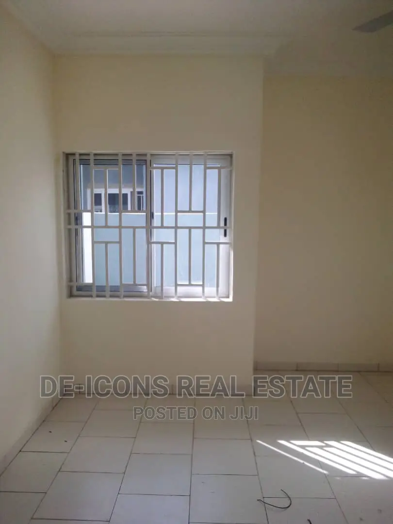 3bdrm House in De-Icons Real Estate, Awutu Senya East Municipal