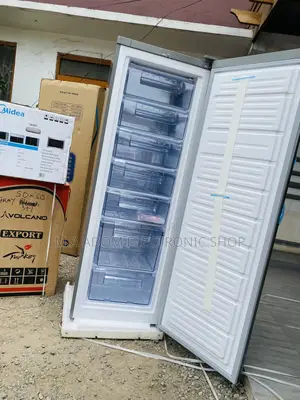 Durable and Affordable Pearl PUF-370 Upright Freezer,225L 