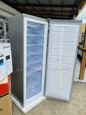 Classic Design Pearl Puf-370 225ltr Upright Freezer 