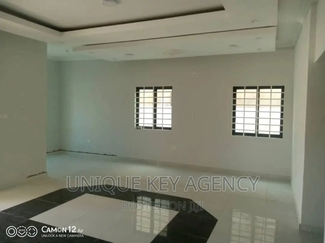 3bdrm House in Unique Agency, Spintex for sale
