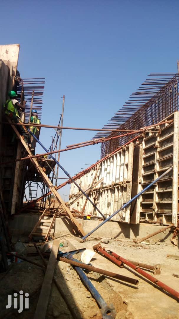 Props/Yellowboards/Pillars/Scaffolds/Formwork/Gutter/