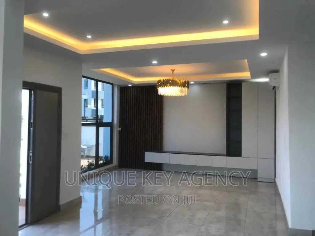 4bdrm Duplex in Unique Key Agency, Tseaddo for sale