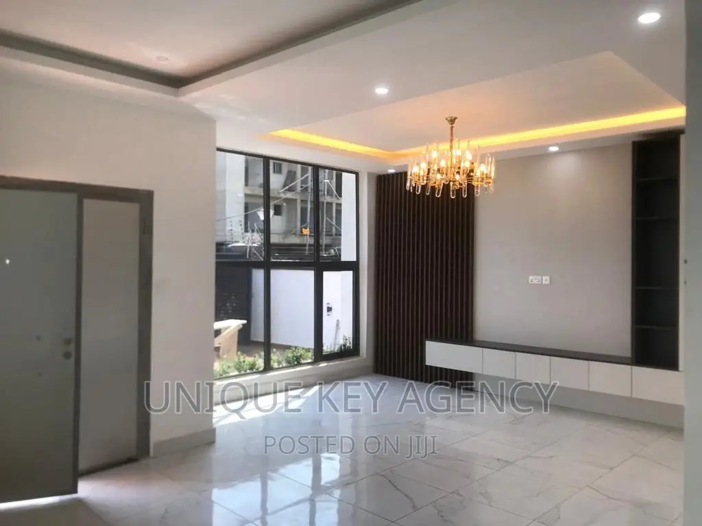 4bdrm Duplex in Unique Key Agency, Tseaddo for sale