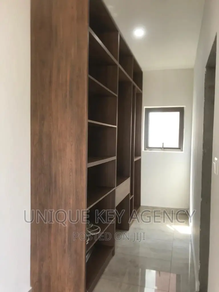 4bdrm Duplex in Unique Key Agency, Tseaddo for sale