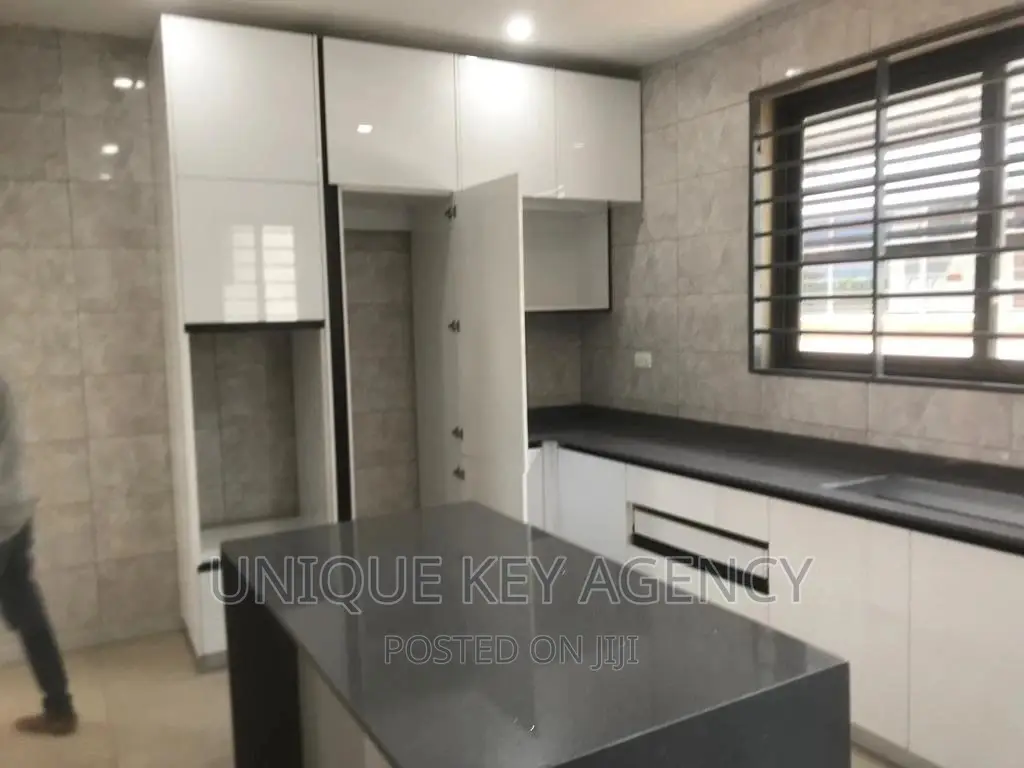 4bdrm Duplex in Unique Key Agency, Tseaddo for sale