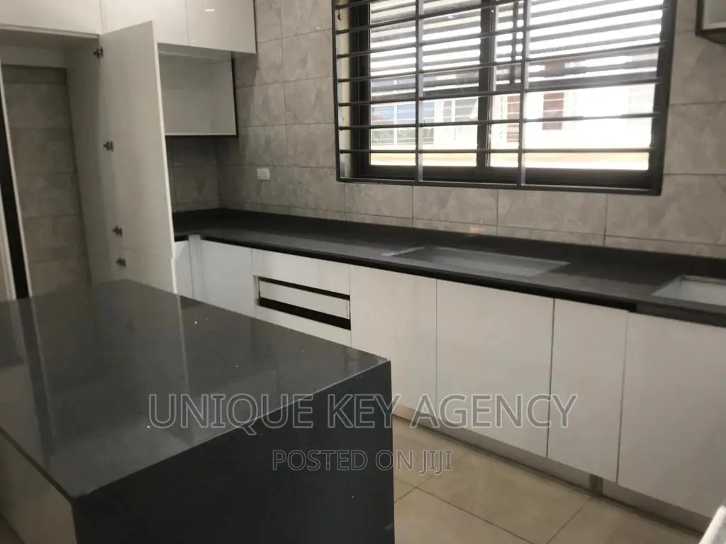 4bdrm Duplex in Unique Key Agency, Tseaddo for sale
