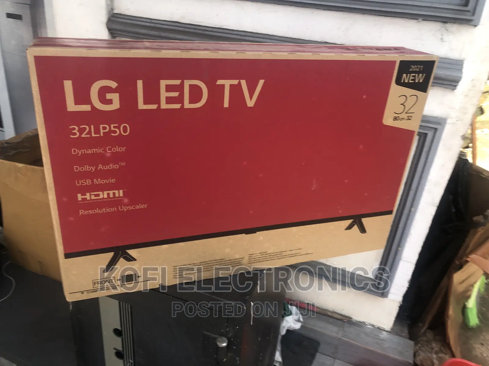 LG 32LP50 - HD Digital Satellite LED TV - 32" Black
