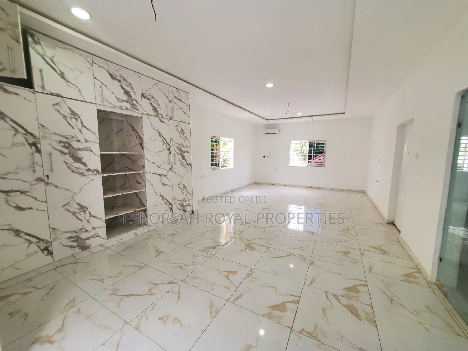 4bdrm House in Lakeside for sale