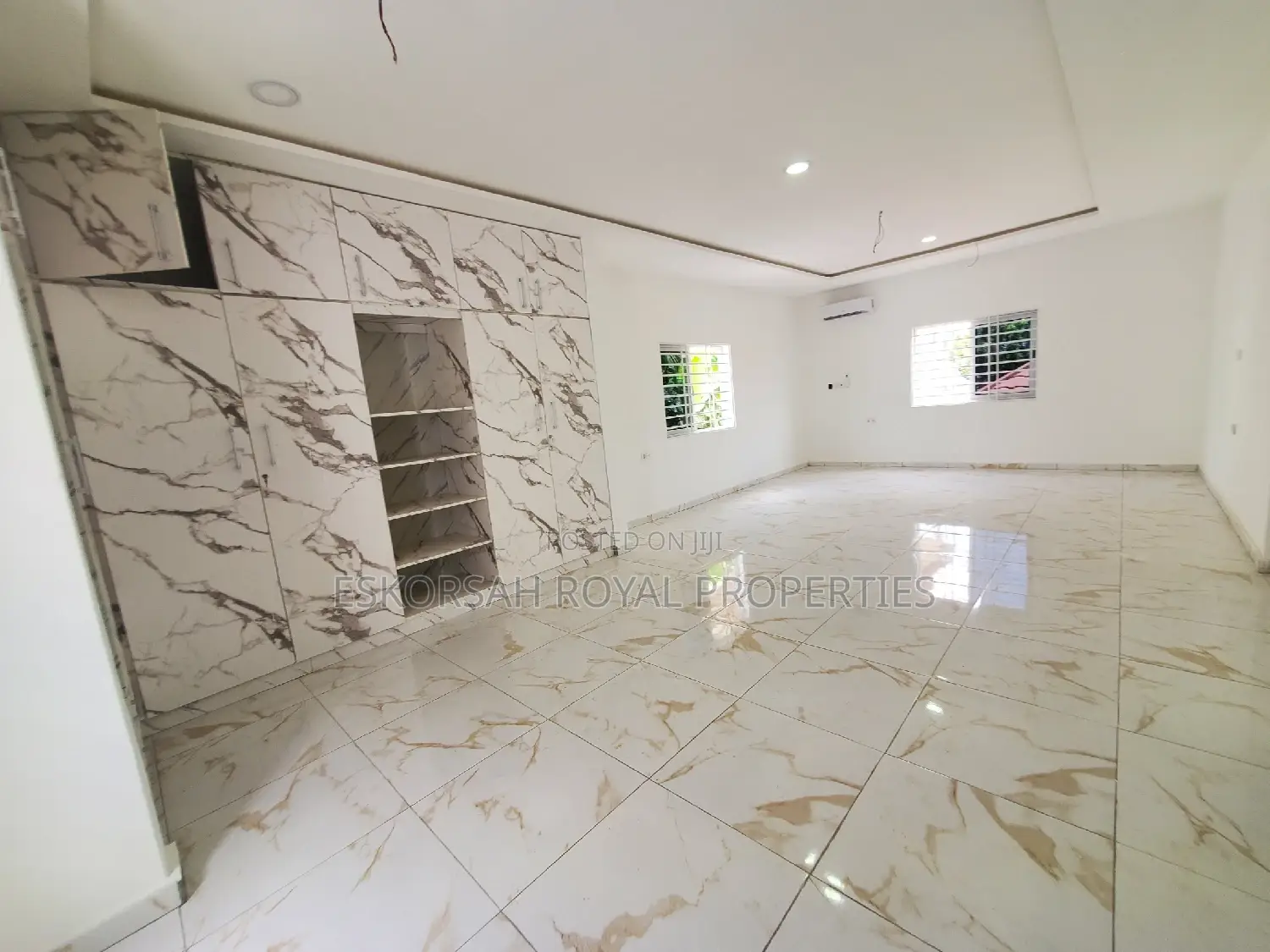 4bdrm House in Lakeside for sale