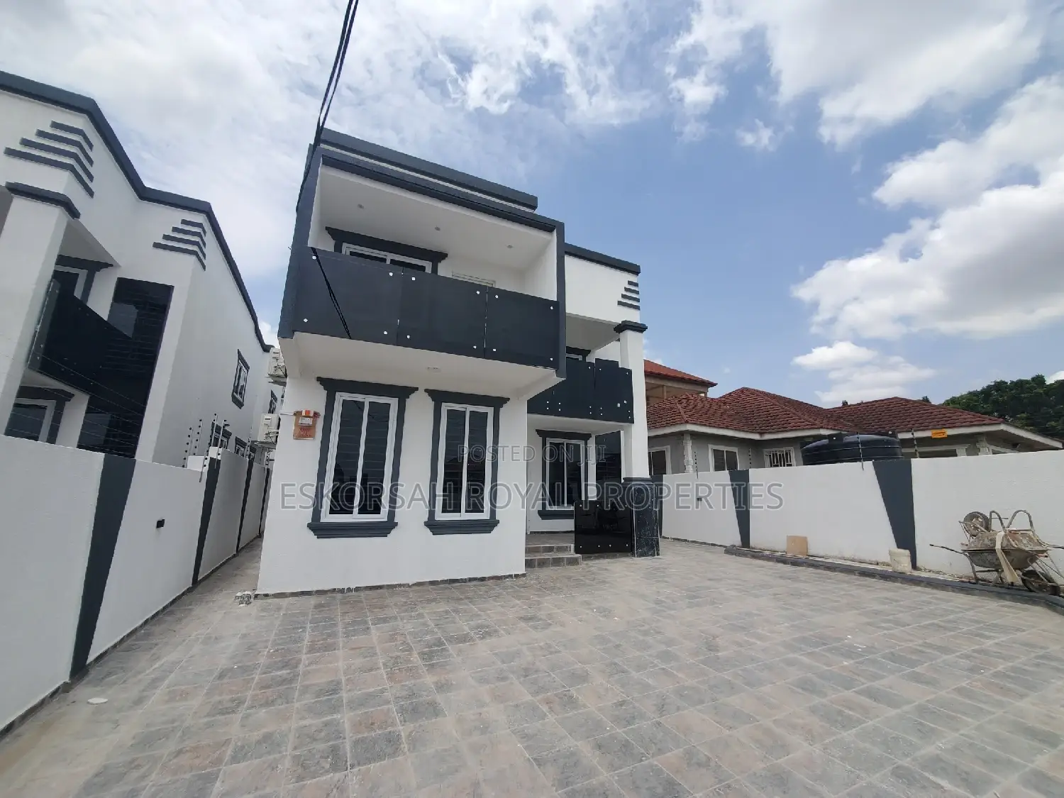4bdrm House in Lakeside for sale