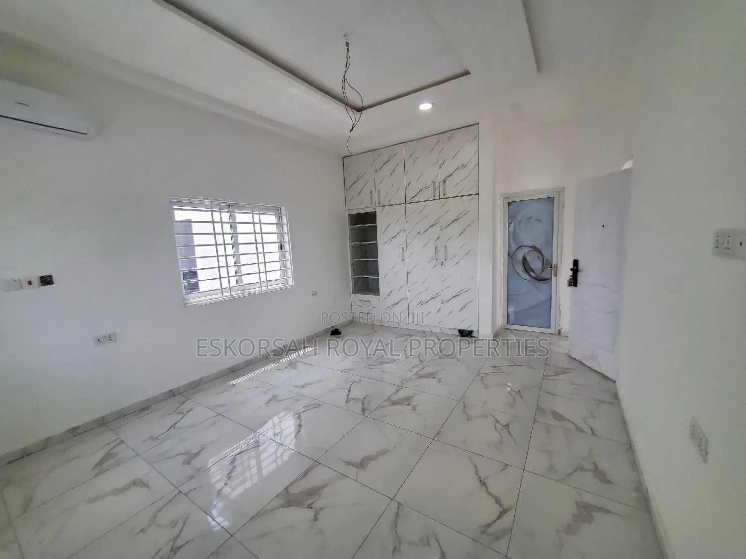 4bdrm House in Lakeside for sale