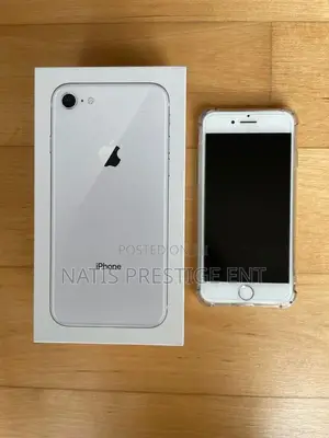 New Apple iPhone 8 64 GB Silver